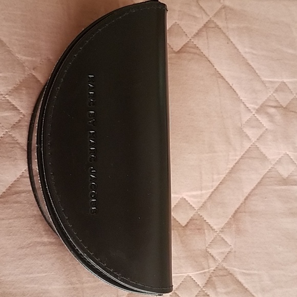 Sun Glasses case - Picture 2 of 3